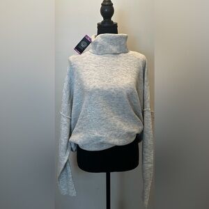 VINCE CAMUTO Silver Heather Turtleneck
